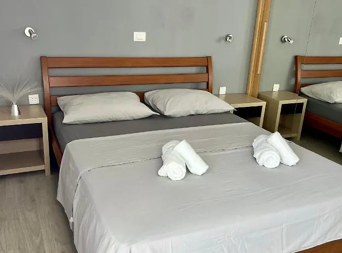 Luna Modern Sea View