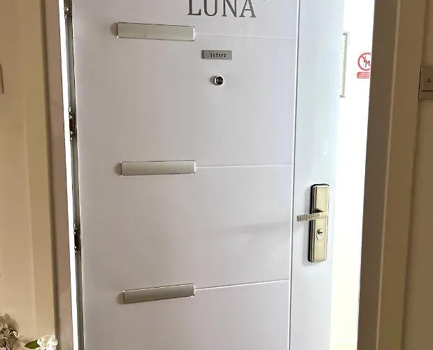 Luna Modern Sea View